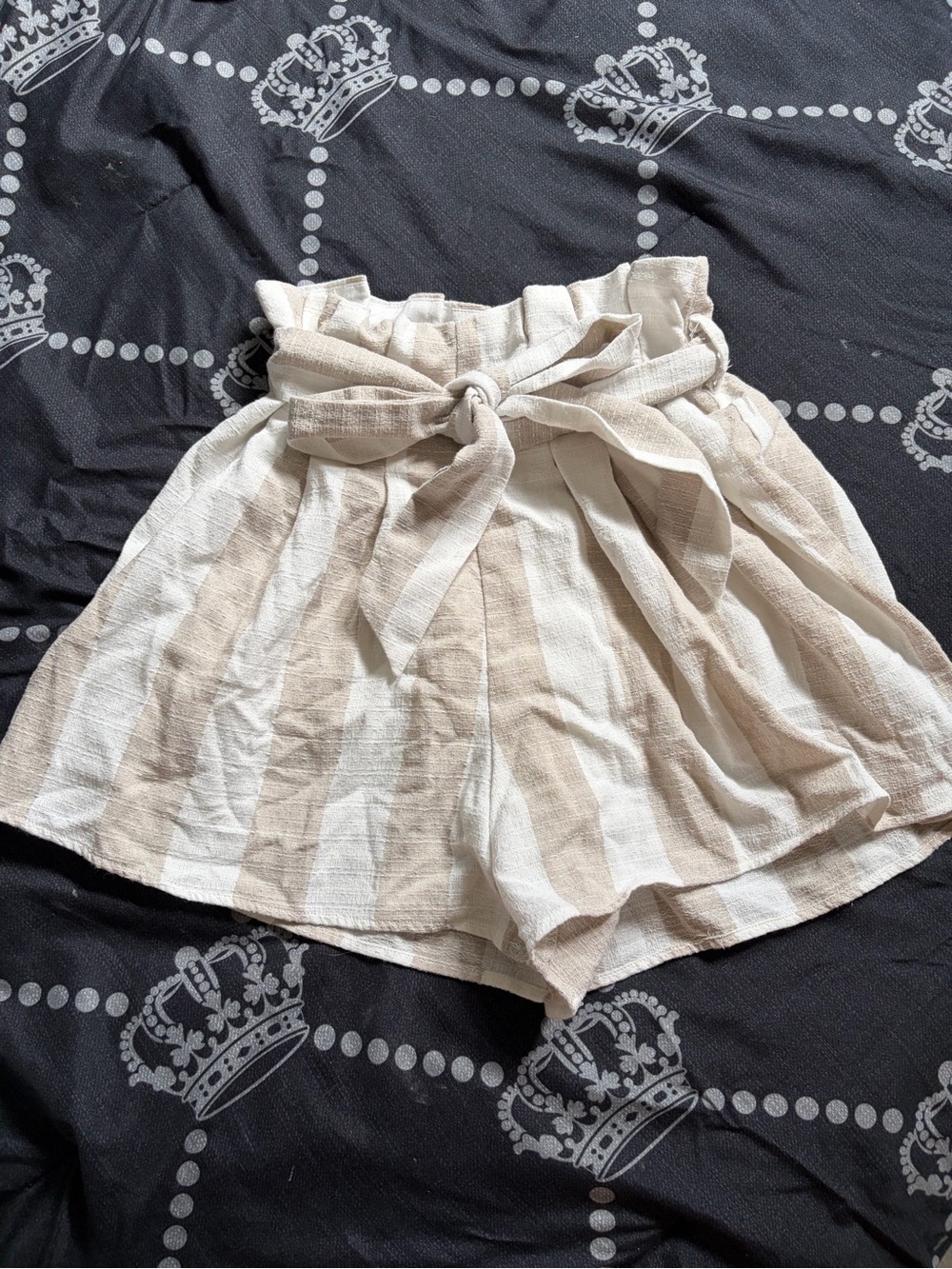 Bluivy Beige & Cream High-Waist Paperbag Tie Shorts